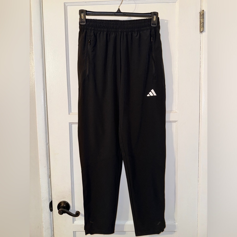 Adidas men joggers small NWT